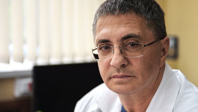 «Есть совет универсальный, работает на сто процентов: отключите любую информацию, не читайте. Вы откуда знаете, что магнитная буря? Вы прочитали: “Сильнейшая на Земле магнитная буря, медики предупреждают”. Но не читайте, и все будет хорошо», — дал рекомендацию медик. 
По словам специалиста, зачастую плохое самочувствие и повышенное давление при магнитных бурях связаны с тем, что люди читают об этом в сети.

Ранее врач-реабилитолог Сергей Агапкин раскрыл способ снизить артериальное давление без таблеток. Медик заявил, что это поможет сделать употребление редьки.

До этого терапевт Елена Малышева раскрыла еще один способ снизить давление. Врач рекомендовала полностью отказаться от употребления спиртных напитков.