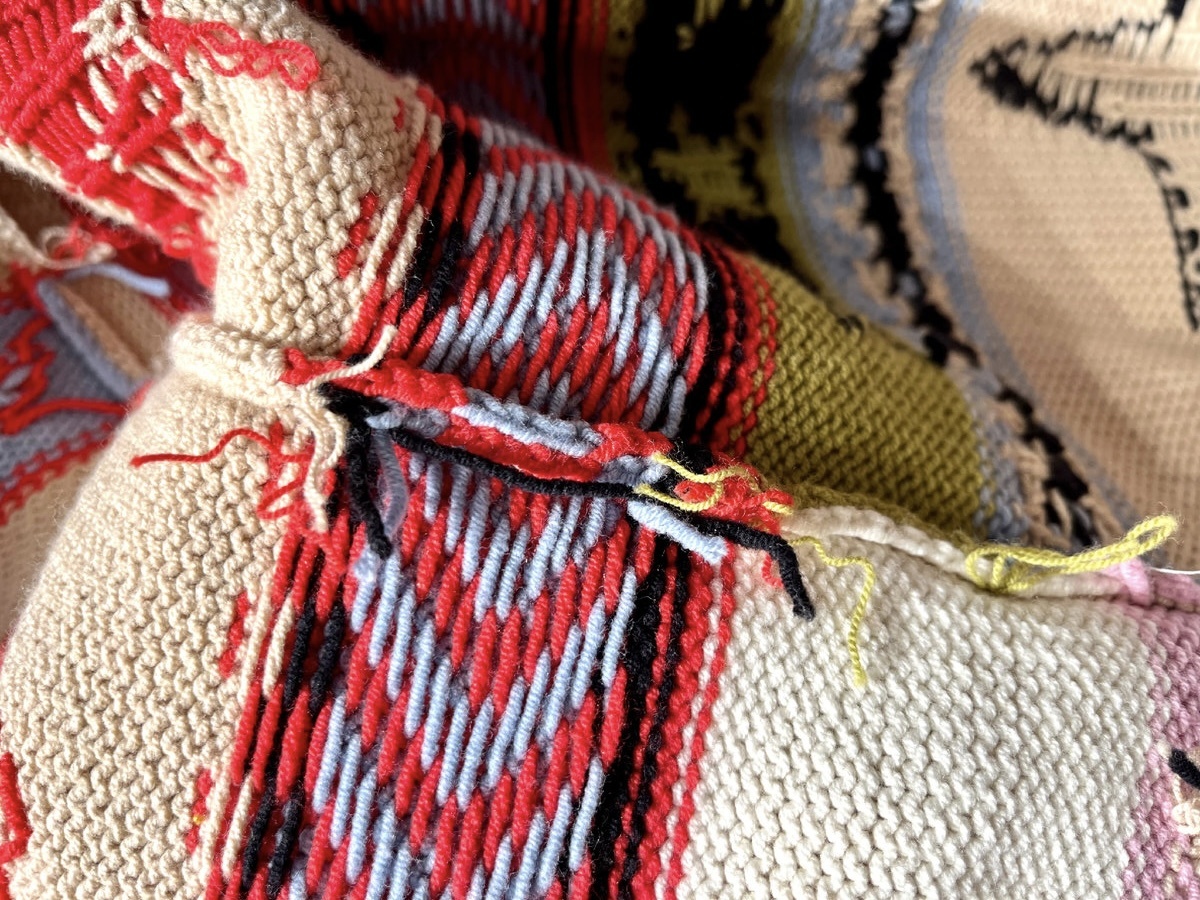 Боковой шов кардигана MaxMara Weekend