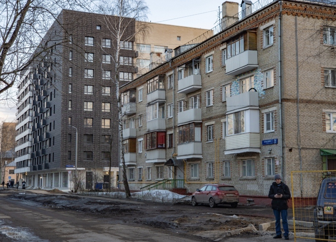 Дом не мой, но похожий. Чуть в стороне от нашего.