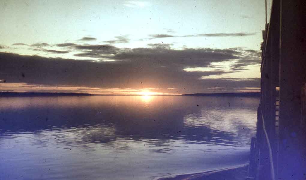 Хороши вечера на Оби. В воздухе пахло тайгой и рекой