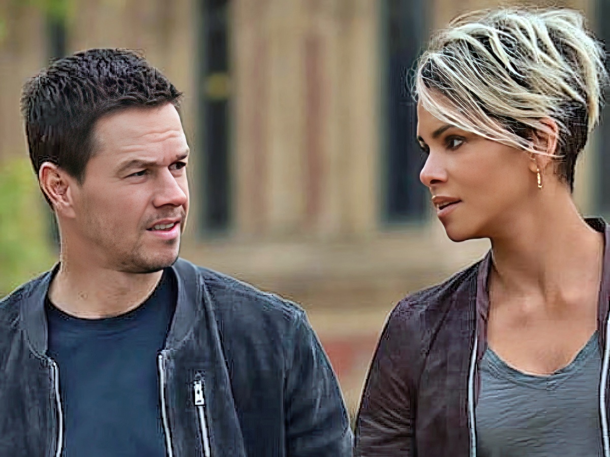 Марк Уолберг (Mark Wahlberg) и Холли Берри (Halle Berry) в фильме "Союз" (2024)