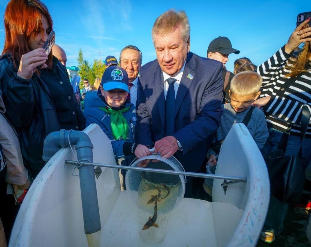    Тысячу мальков осетра выпустили в Югре