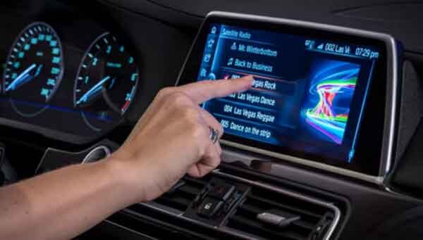 Эпоха сенсорных экранов начинается с конструкций автомобилей марки BMW и Audi, а закончиться обещает на всех транспортных средствах без исключения