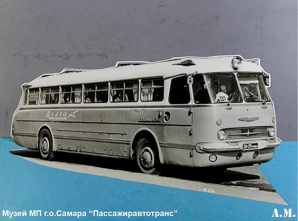 «Волга», г. Куйбышев, маршрут 137 Куйбышев – Аэропорт. Источник указан на фото