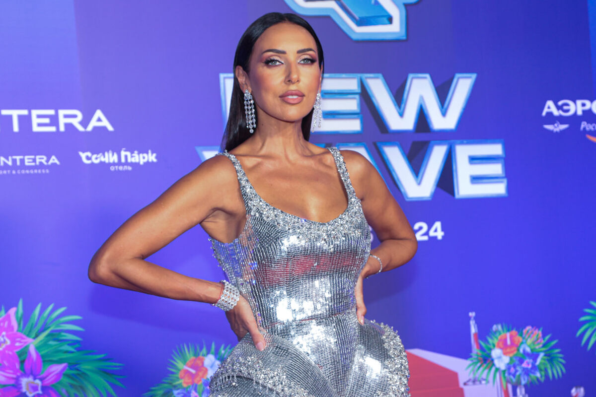 Певица утверждает, что недвижимость была продана по заниженной цене, что привело к значительным финансовым потерям. 