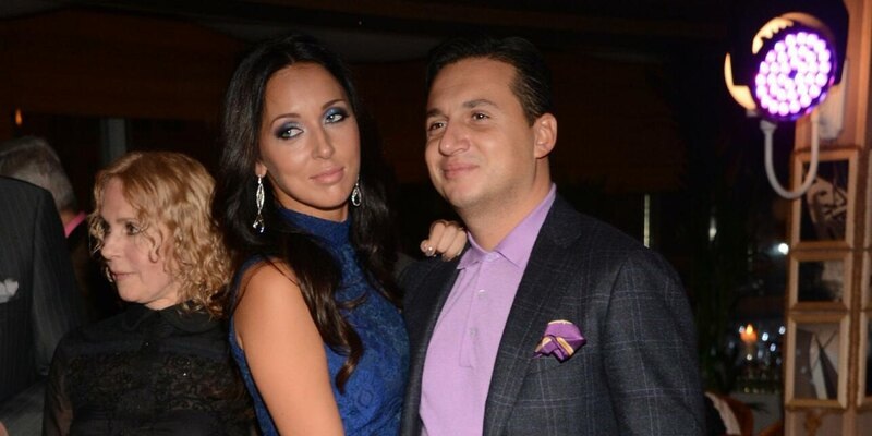 Развод между Алсу и Абрамовым был официально оформлен 27 августа Пресненским судом Москвы.