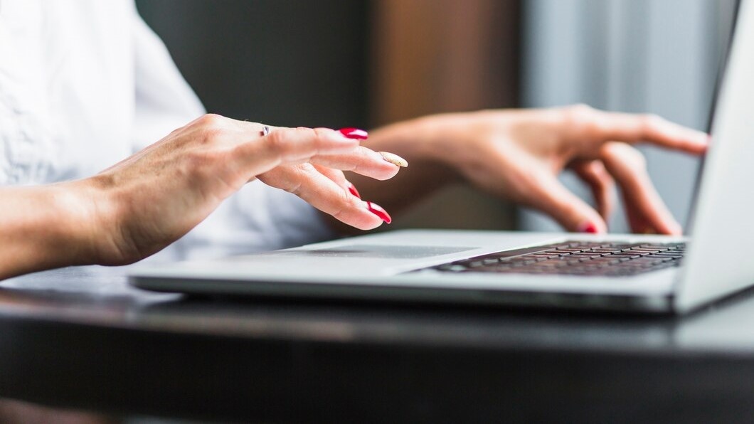    19-летняя югорчанка подключила мошенников к своему онлайн-банку и лишилась сбережений