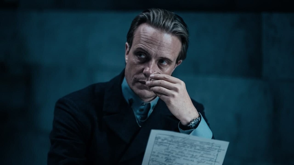 Кадр из фильма «Мастер и Маргарита» 2023 года, кадр из сериала «Мастер и Маргарита» 2005 года