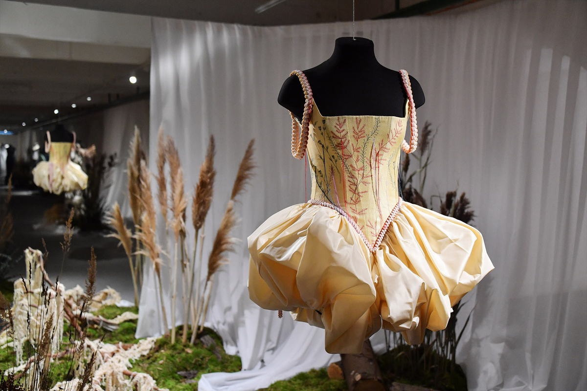    Выставка «Прогулка по саду. 10-летие модного Дома EDEM Couture» в Музее Москвы