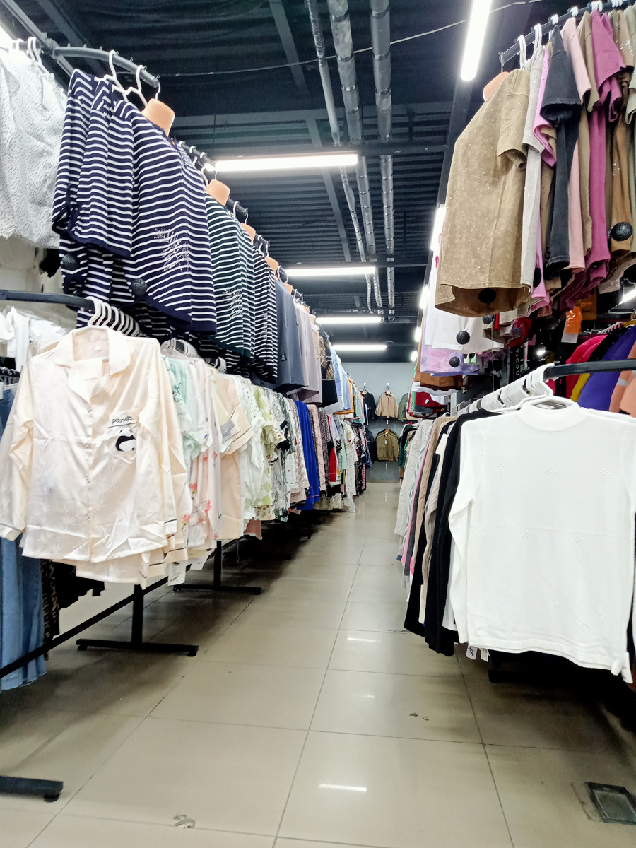 Тот самый ряд. Я была в самом начале, та семья - в конце. 