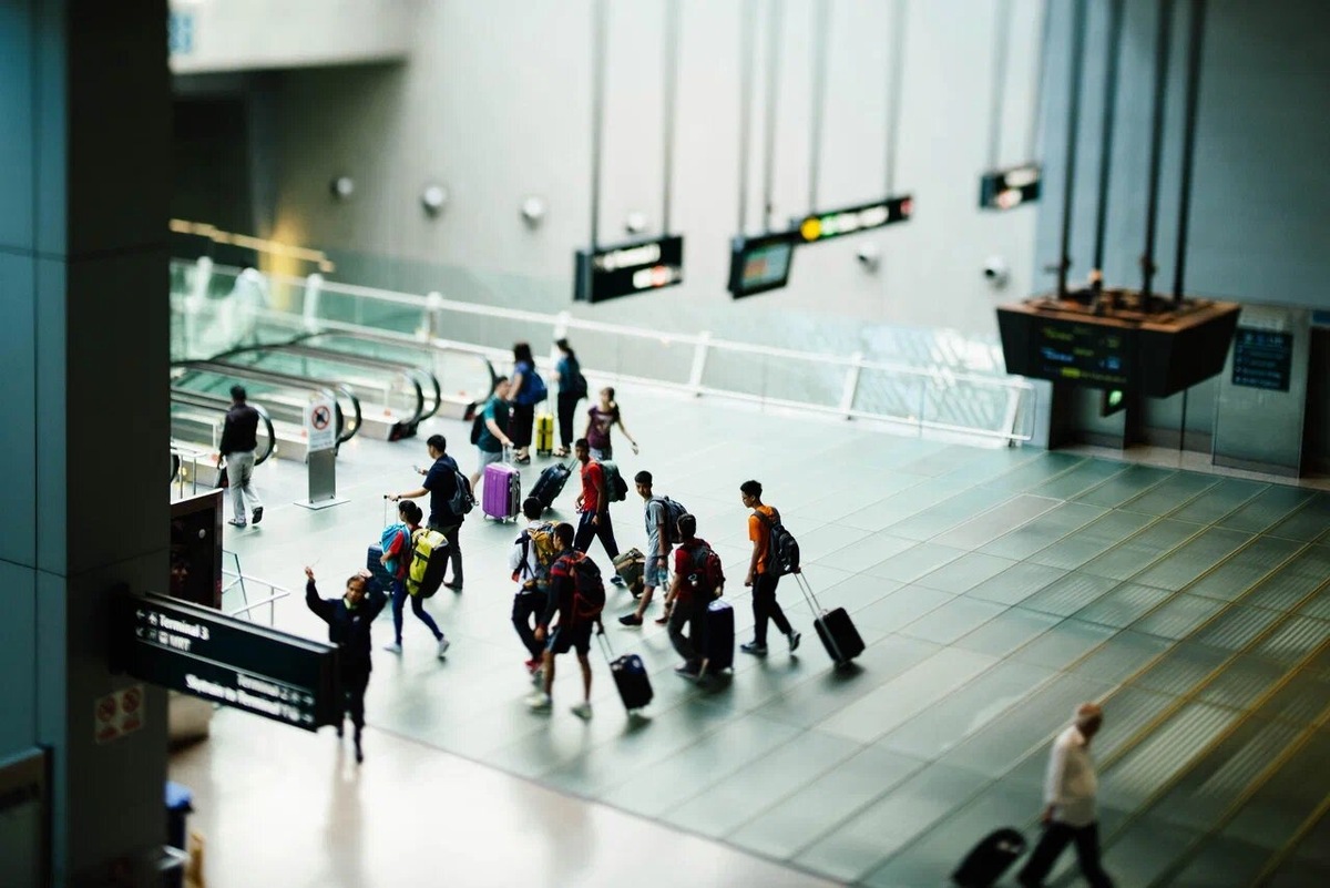 В колл-центре «Аэрофлота» подтверждают, что если крепость напитка менее 24 градусов, то его ёмкость не имеет значения. Источник: Сhuttersnap / qhNutmNU1pE Unsplash