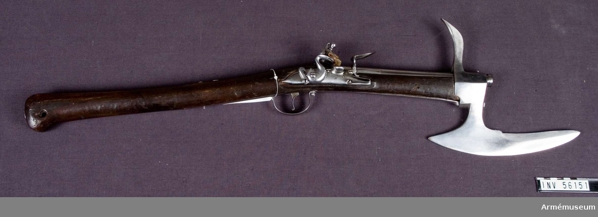 Шведский абордажный пистолет-топор ВМС 1703-го года. (Авторы фото Armémuseum, CC BY 4.0)