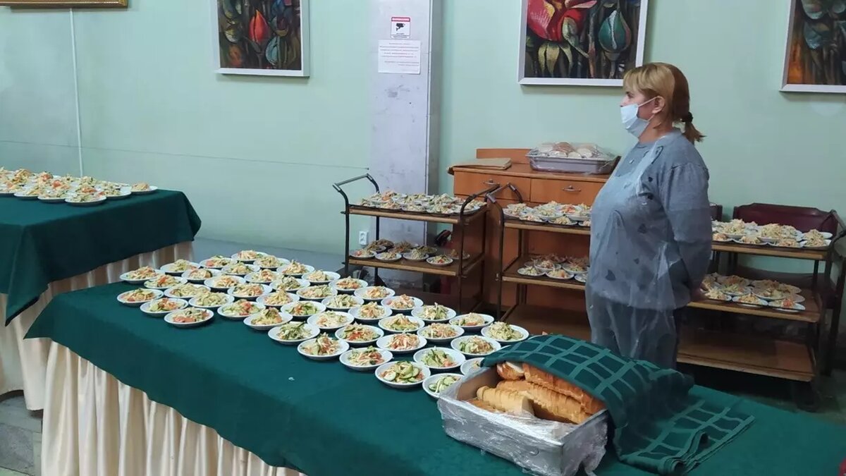 В пунктах временного размещения беженцам пообещали предоставить горячее питание. Фото: 1MI