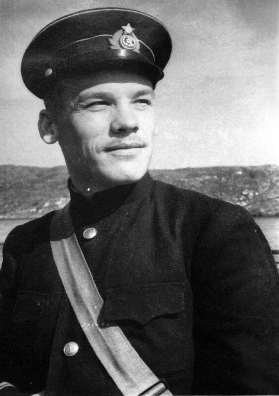 командир "Щ-402" Николай Столбов 
