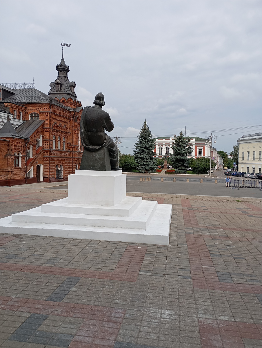 Памятник Андрею Рублеву