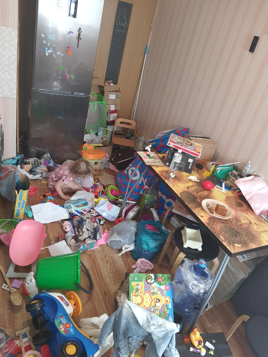 Это мы с Ксюшей наводили порядки в её игрушках весь день.