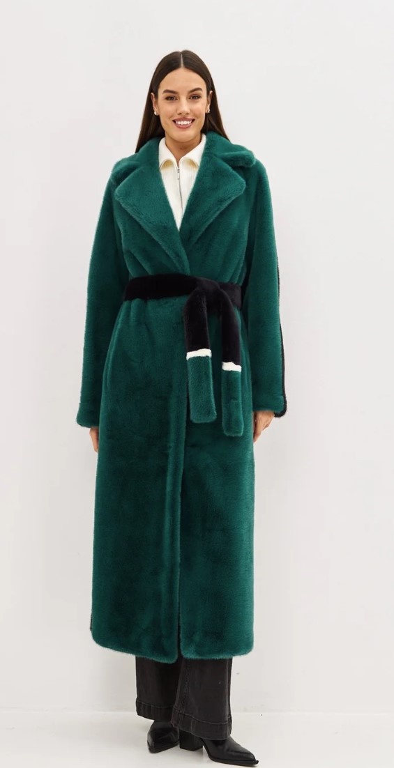 Едет ко мне пушистая из Барселоны