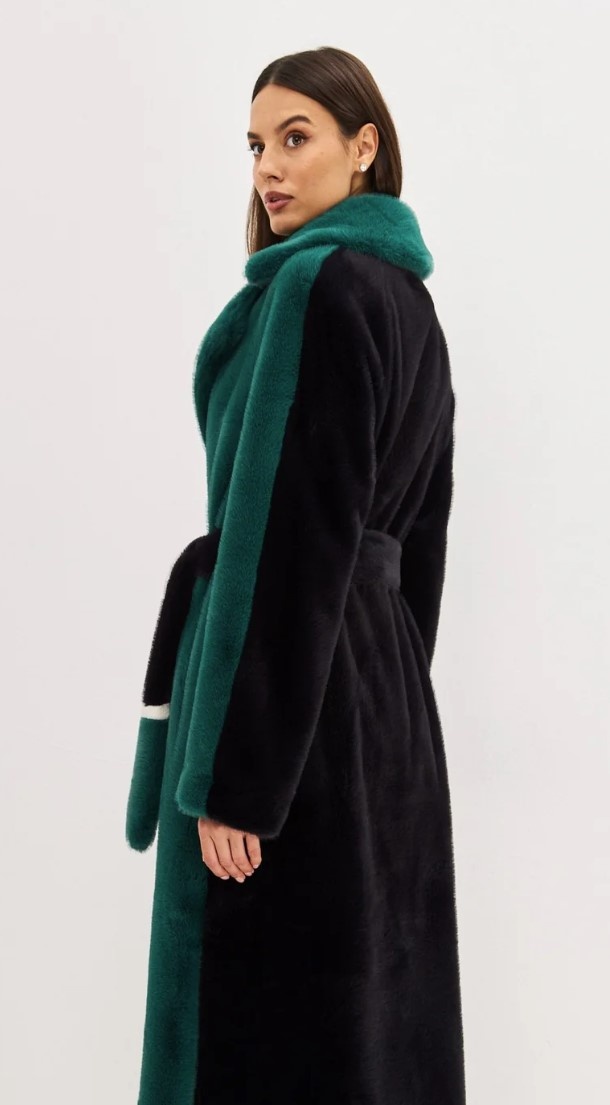 Едет ко мне пушистая из Барселоны