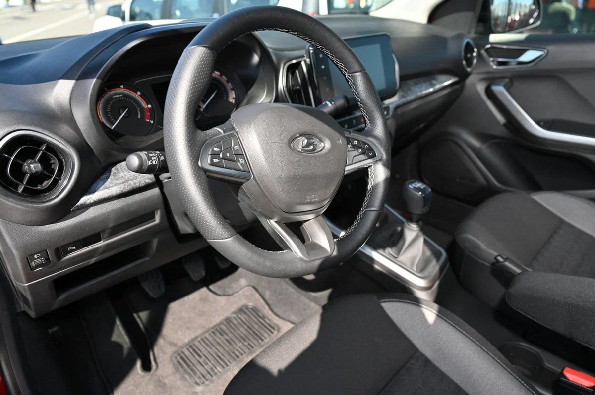 Интерьер новой Lada Iskra.