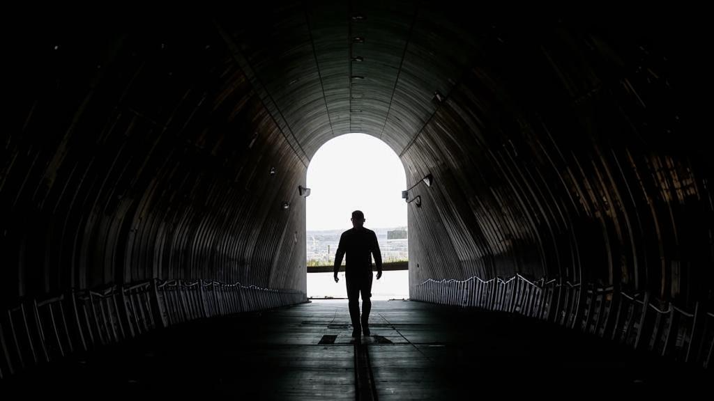 (Изображение создано при помощи нейросети Kandinsky)