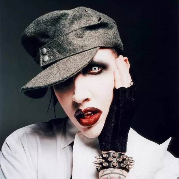 Брайан Хью Уорнер - более известный, как Мэрилин Мэнсон.