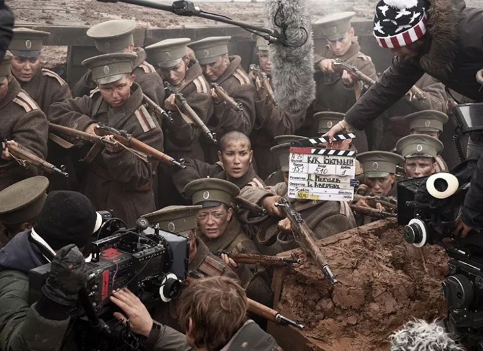 Снимаем кино о войне - неубиваемый да к тому же всегда прибыльный бизнес... (фото съёмок фильма И. Угольникова "Батальон" из открытых источников)... 