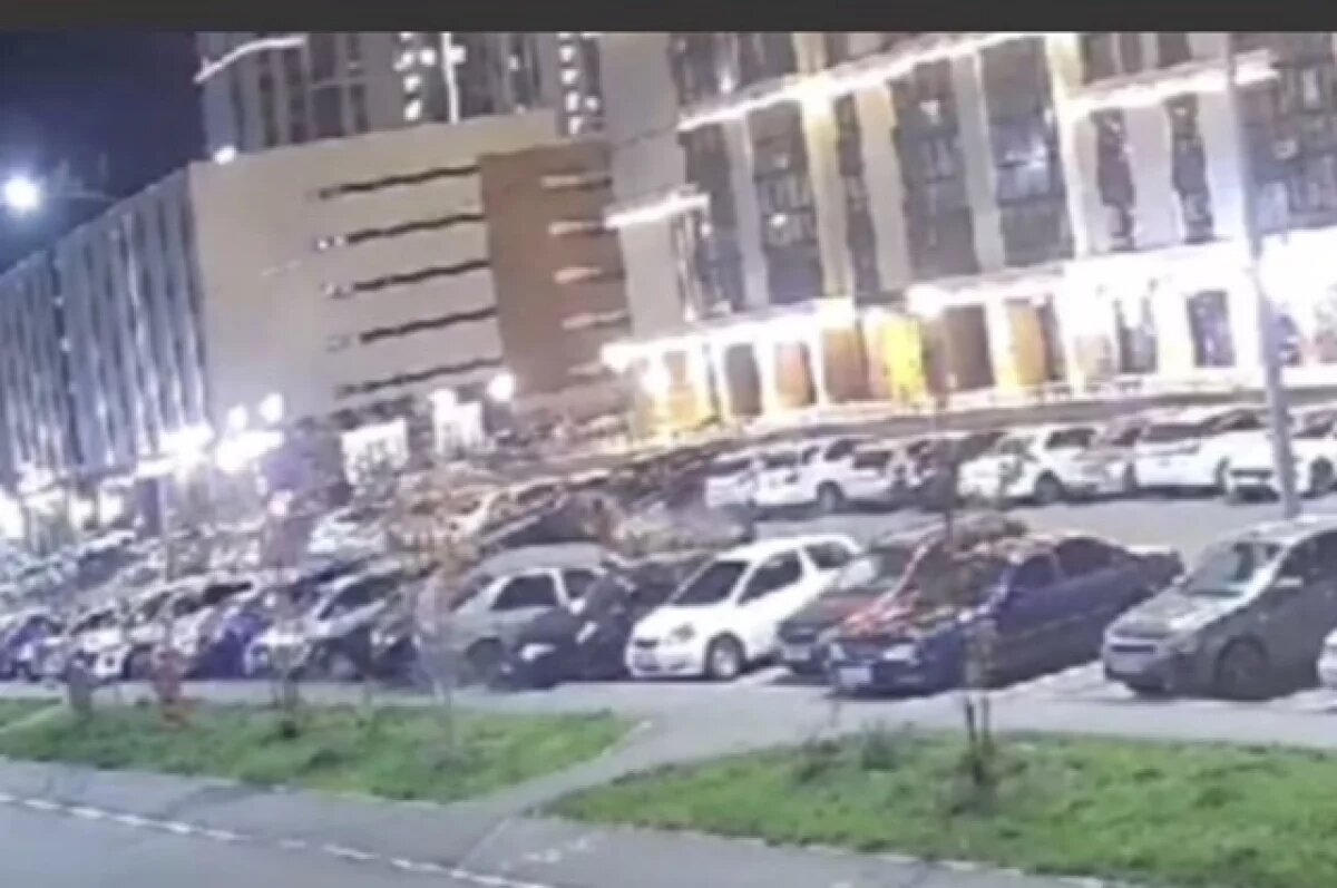    Житель Барнаула устроил массовую аварию на парковке ЖК