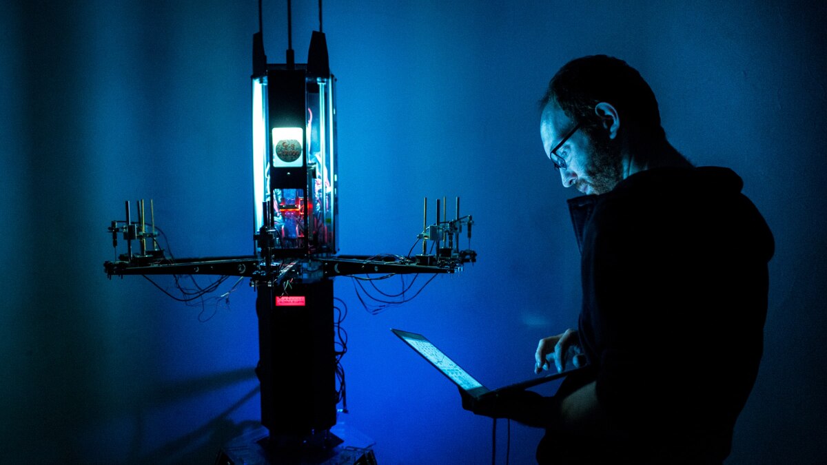 ::vtol:: Мультимедийная инсталляция "12262", посвященная проекту "Кольская сверхглубокая". 