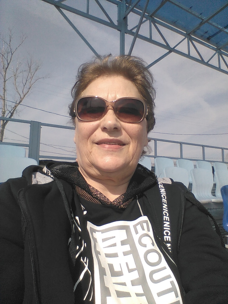 на стадионе