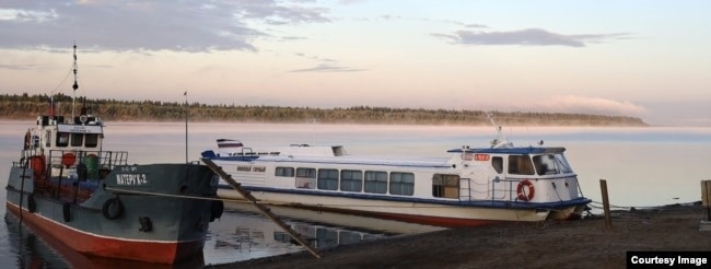 Пассажирские суда в Усть-Лыже