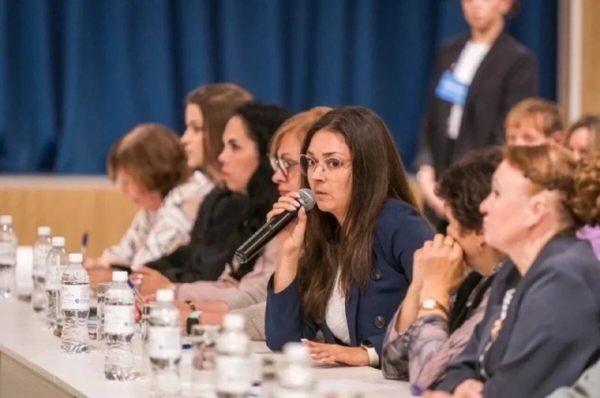    Участницы мероприятия отметили, что испытывают трудности с оформлением региональных выплат по ранению.