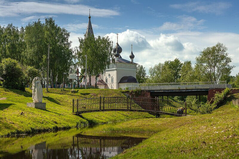 Все главные места села расположены на берегах небольшой реки Ухтанки. Фото: Ольга В. / Яндекс Карты