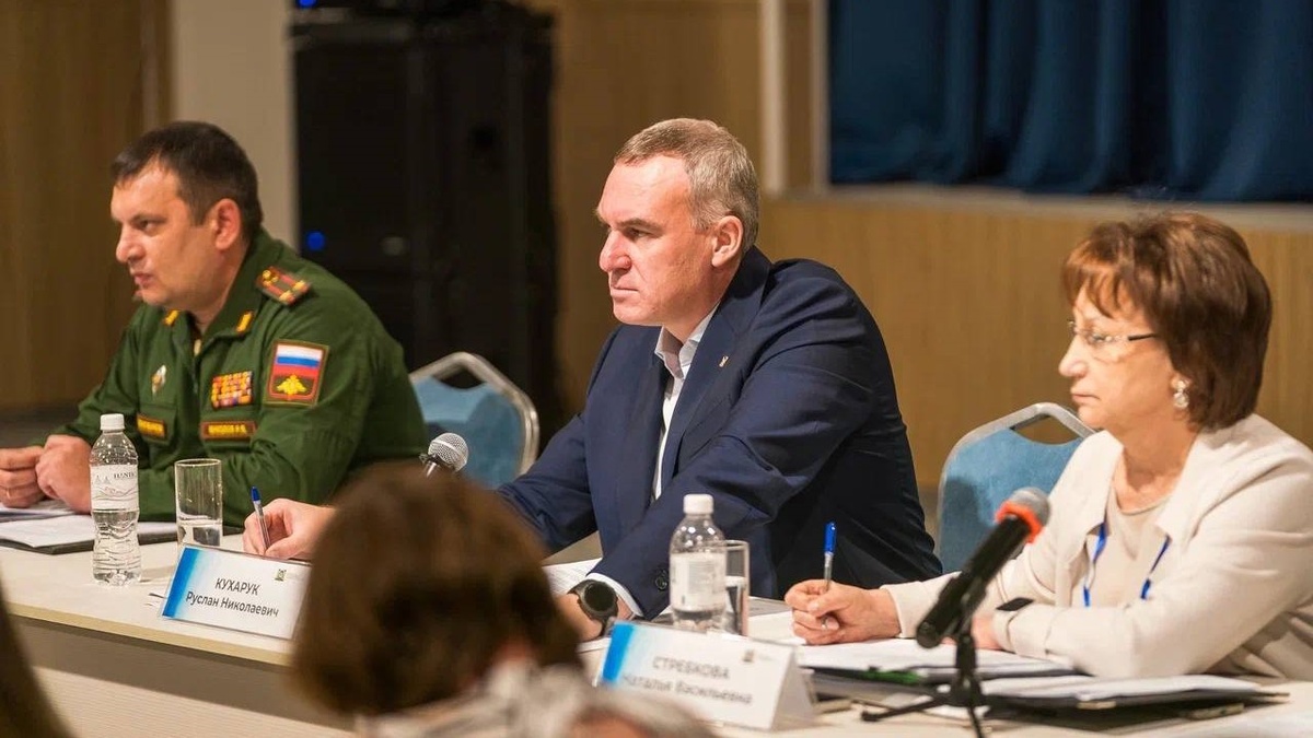    Губернатор Югры провел встречу с семьями военнослужащих