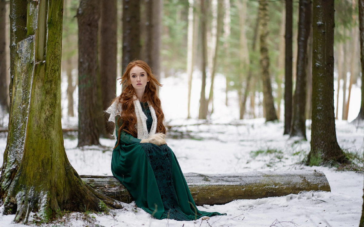 Девушка в лесу