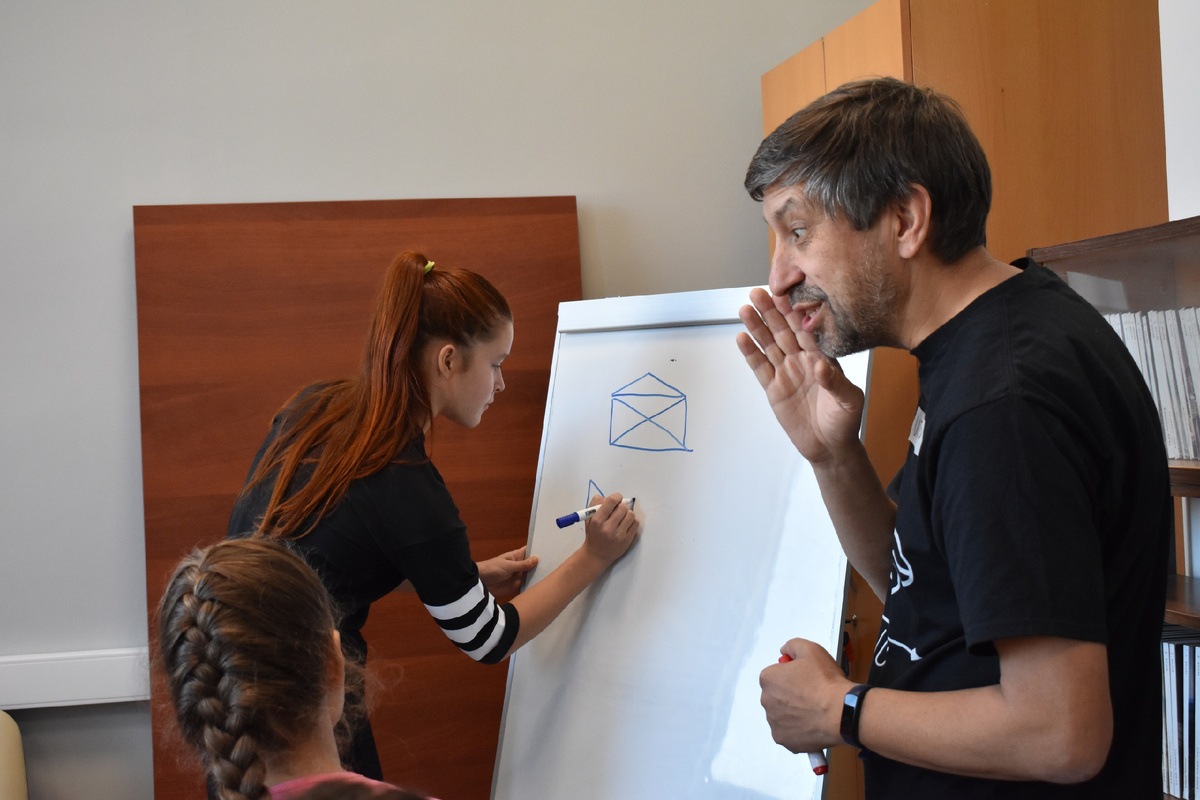 Игорь Борисович Жуков, доктор физико-математических наук, профессор, президент Фонда Эйлера