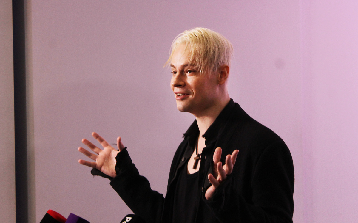 На родине Дронова появилась памятная табличка.  Фото: Фото: ФедералПресс / Герман Парло