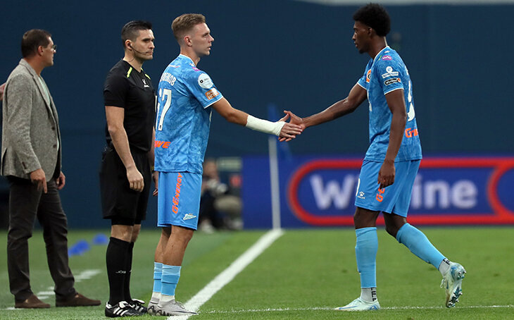 "Здравствуйте, я Максим Глушенков. Я вернулся..."