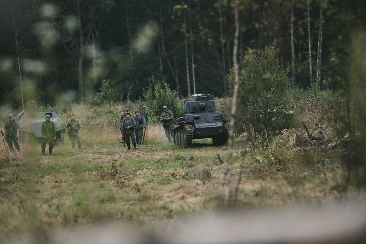 Фото со съёмок сериала «Солдатская мать» – К.Б.А. (можно листать)