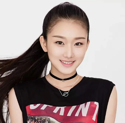 Та самая "императрица" Юань Юйсюань ещё без своих сладеньких щёчек