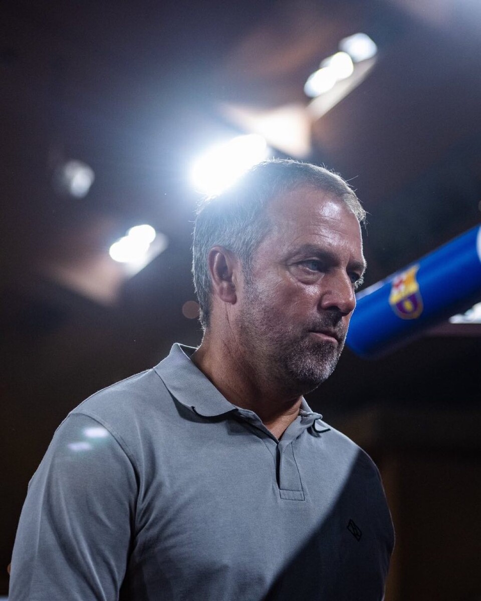 Ханси Флик. Источник фото: официальный аккаунт «Барселоны» в «Х».