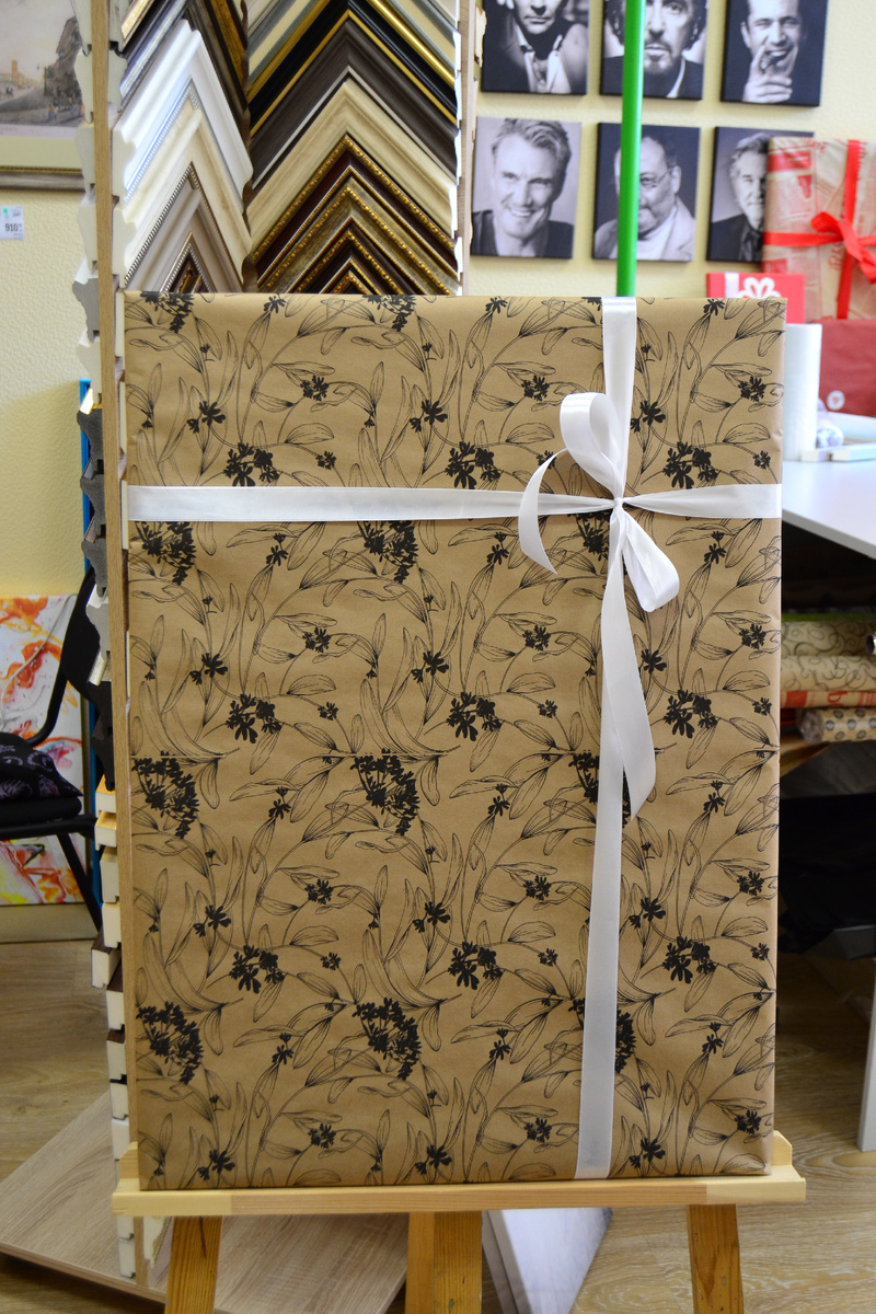 Вариант подарочной упаковки портрета на холсте