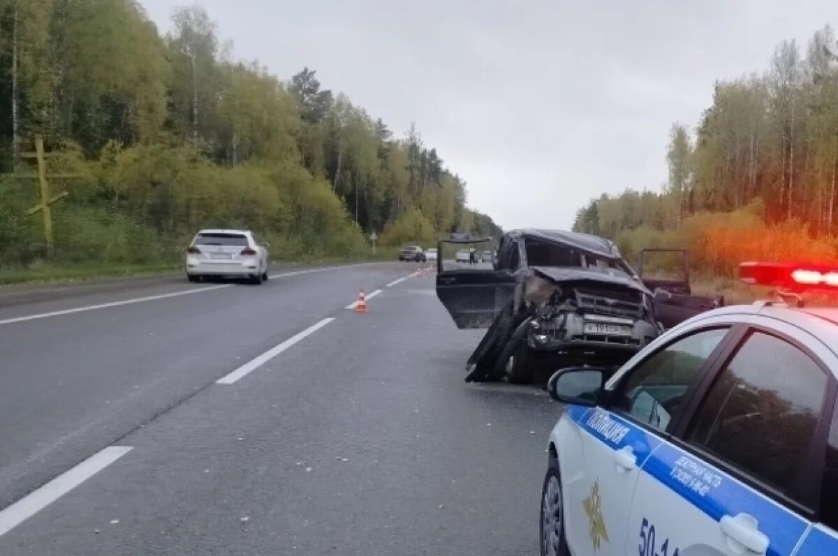    Девочка и трое взрослых получили травмы в ДТП на свердловской трассе