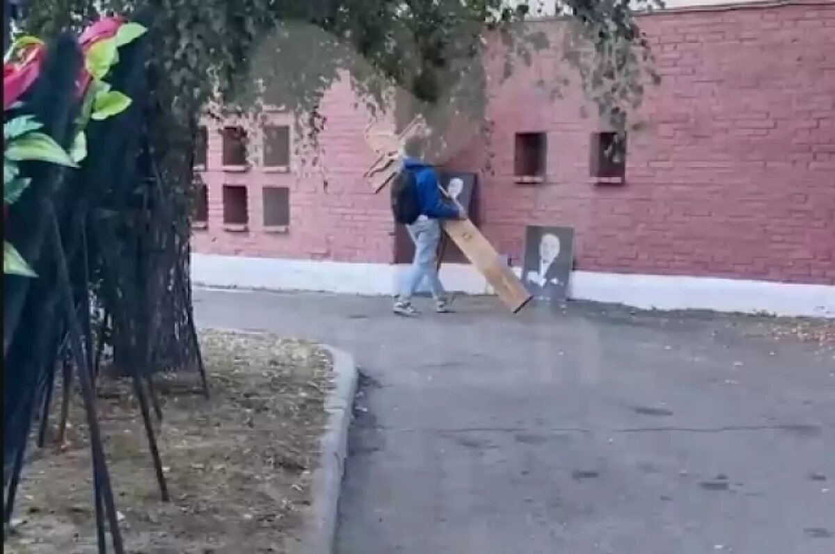    Семья Маслякова подала заявление в полицию из-за разгрома могилы ведущего
