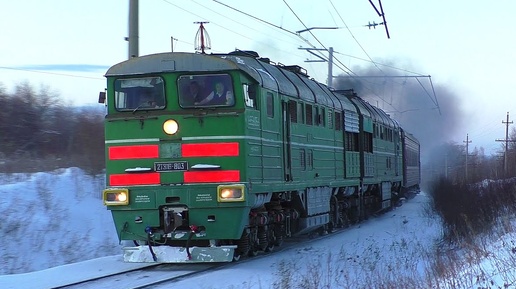 2ТЭ116-803 с пригородным поездом Алапаевск — Екатеринбург-Пасс. и приветливой бригадой