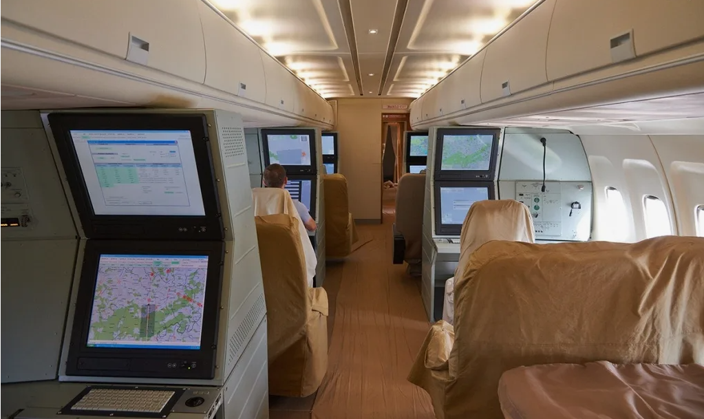 Внутри Ту-214Р