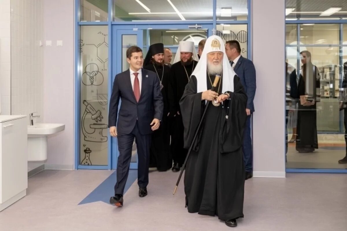    Дмитрий Артюхов провел личную встречу с патриархом всея Руси Кириллом
