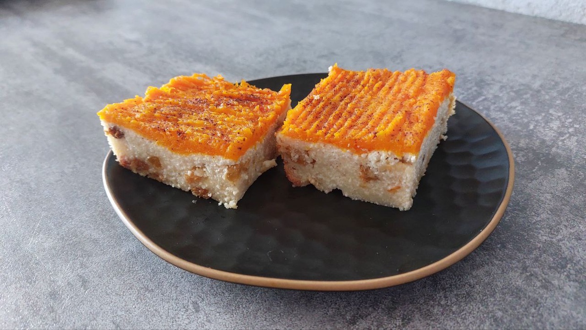 Творожная запеканка с тыквенным пюре и корицей