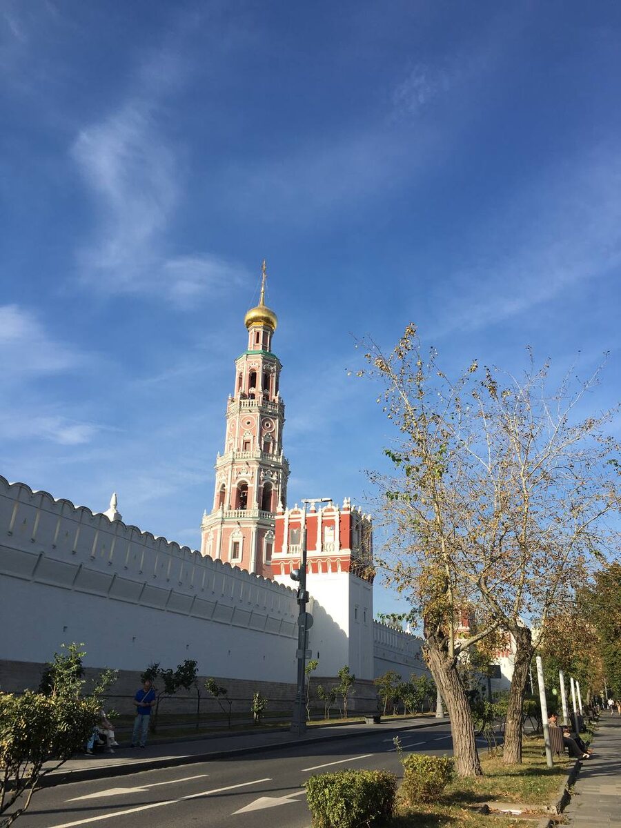 Стены и башни Новодевичьего монастыря