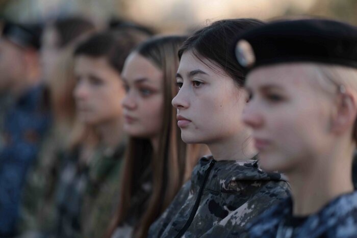 Гендерное равенство – в военно-патриотических сборах принимают участие и девушки / Фото: официальный интернет портал органов власти ЕАО