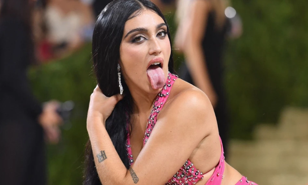 Лурдес Леон